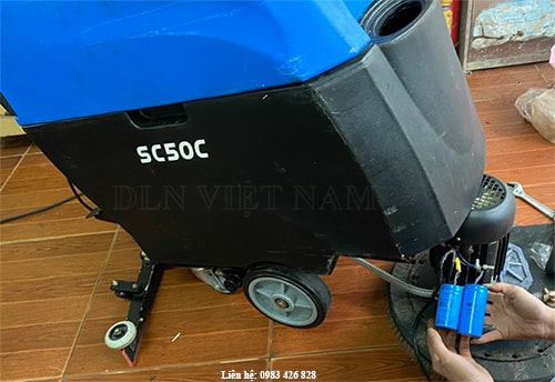 Sửa chữa motor chà máy chà sàn liên hợp SC50C