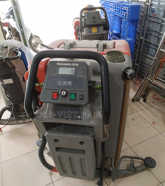Sửa chữa máy chà sàn liên hợp Hako B30
